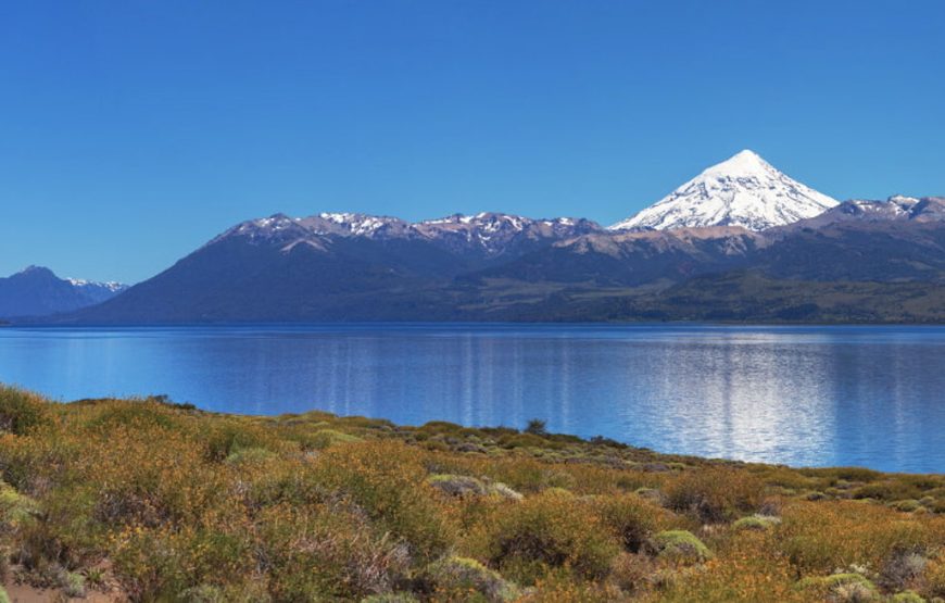 Volcán Lanín + Lago Huechulafquen