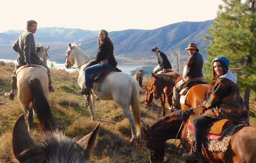 Cabalgatas de montaña. Lago Lolog con traslado incluido