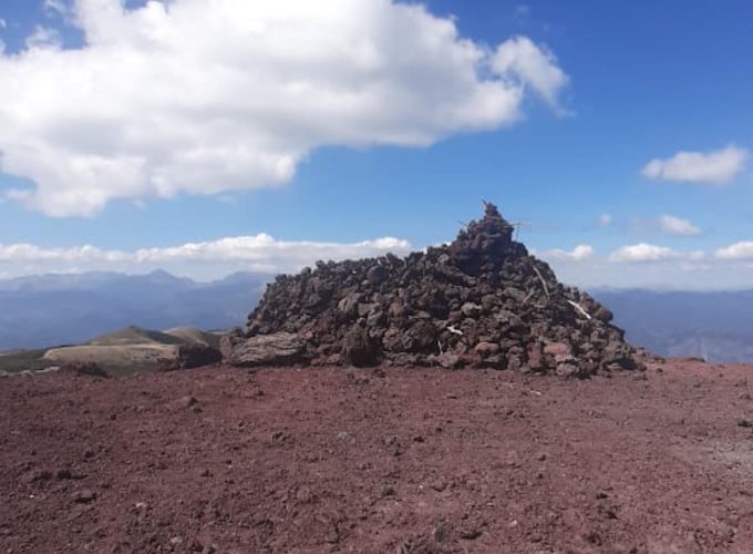 Trekking Cerro Colorado