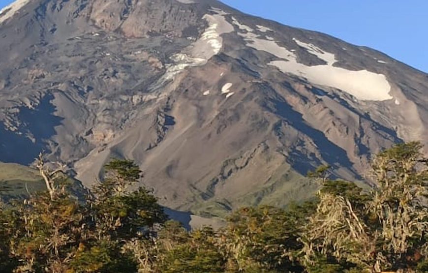 Trekking refugios del Volcán Lanín. Cara Norte.