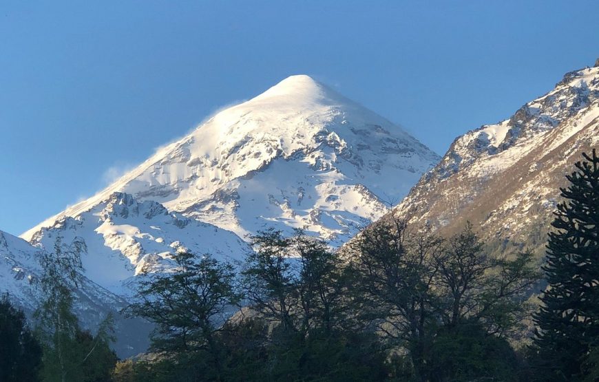 Villa Pehuenia + Aluminé + Volcán Batea Mahuida