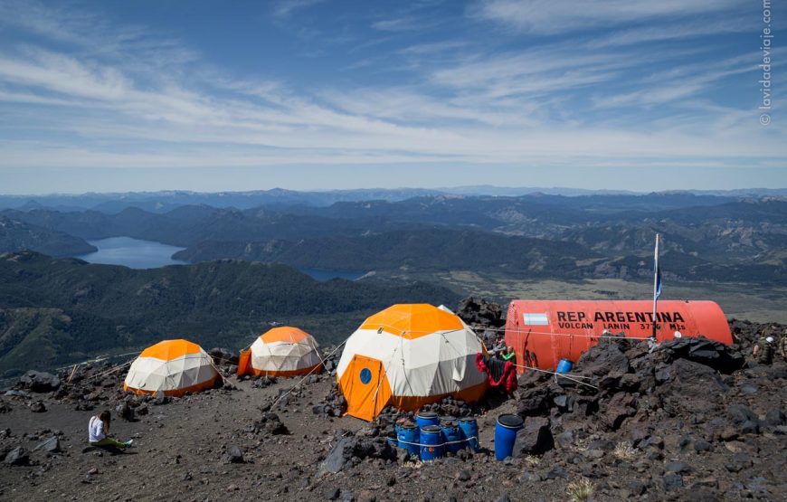 Trekking refugios del Volcán Lanín. Cara Norte.