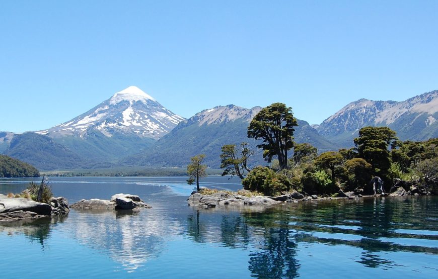 Volcán Lanín + Lago Huechulafquen